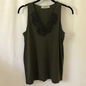 D.Exterior Dark Green Tank Top with Eyelash Lace